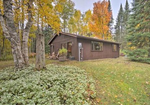 Trout Lake Ranch Cottage 10 Acres with Beach Access