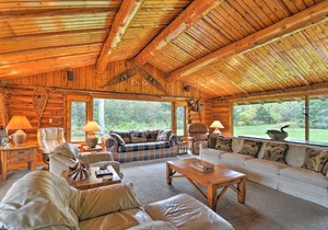 Trout Lake Ranch Cottage 10 Acres with Beach Access