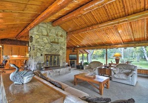 Trout Lake Ranch Cottage 10 Acres with Beach Access