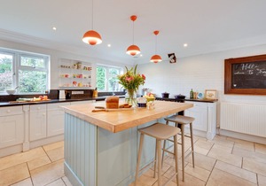 Troy - Five Bedroom House, Sleeps 10