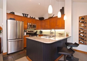 True Mountain Retreat. Quiet + Private. Professionally Managed + Cleaned