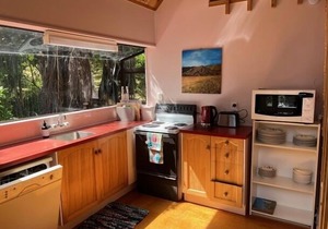 Tui's Grove - Onemana Holiday Home