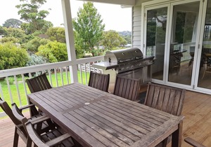 TULLYNEAR- Flinders Beach House
