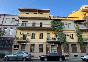 Tumanyan street 3 bedroom Deluxe apartment with Large Balcony TM662