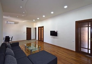 Tumanyan street 3 bedroom Deluxe apartment with Large Balcony TM662
