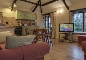 TUMROSE COTTAGE, pet friendly, country holiday cottage in Blisland
