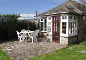 TUMROSE COTTAGE, pet friendly, country holiday cottage in Blisland