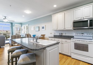 Turtle Bay 16 - Panoramic Riverview Townhouse - Next To Pool - Minutes to the Beach