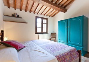 Tuscan farmhouse surrounded by nature and near the sea for 25 people
