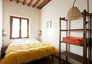 Tuscan farmhouse surrounded by nature and near the sea for 25 people