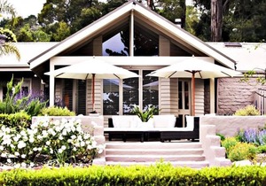 Tussie Mussie Vineyard Retreat Lodge