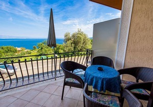 Two bedroom apartment with terrace Kraj, Opatija (A-7724-c)