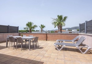 Two bedroom apartment for up to 6 persons.