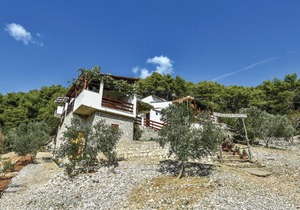 Two-Bedroom Apartment in Bogomolje