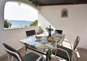 Two-Bedroom Apartment in Bogomolje