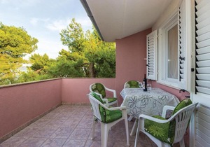 Two-Bedroom Apartment in Nevidane