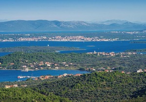 Two-Bedroom Apartment in Nevidane