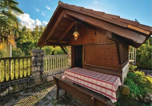 Two-Bedroom Apartment in Secovlje