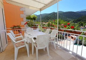 Two bedroom apartment with terrace and sea view Žuljana, Pelješac (A-252-b)