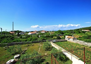 Two bedroom apartment with balcony Gornje selo, Šolta (A-15545-a)