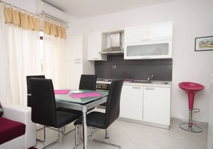 Two bedroom apartment with balcony and sea view Ivan Dolac, Hvar (A-8734-f)