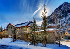 Two-Bedroom Condo at Streamside Lane