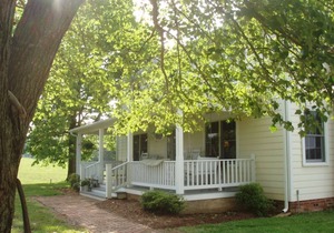 Two Bedroom One Bath Cottage On 250 Acre Cattle Farm.