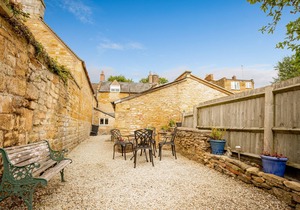 Two bedroom period Cotswold holiday cottage in Moreton-in-Marsh - Wendle Cottage