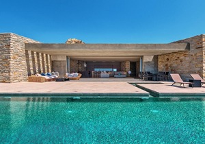 Two Br Luxury Peaceful Mylo Villa with Living Room Close to Mylopotas Beach