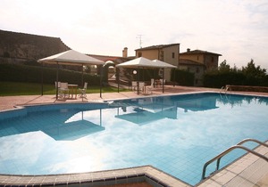 Two-room apartment "Fattoria CasalBosco" an ancient medieval village surrounded by greenery