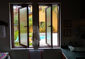 Two stories house Barra Do Sahy 2 bedrooms, pool, air conditioning, up to 6 people