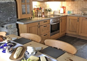 Ty Cerrig Cottage - Three Bedroom House, Sleeps 6