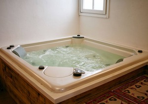 Typical Cottage in Bellamonte Italy with bubble bath