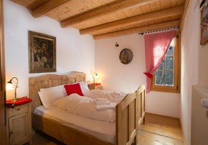 Typical Cottage in Bellamonte Italy with bubble bath