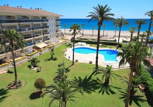 Uhc Los Flamencos Family Apartments