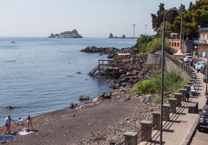 Un tuffo nella baia di Capomulini