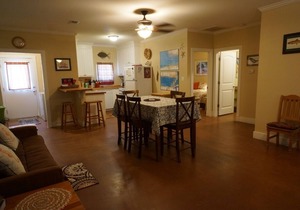UNCLE WOODY'S #2 in POC-Pets ok but add Fees