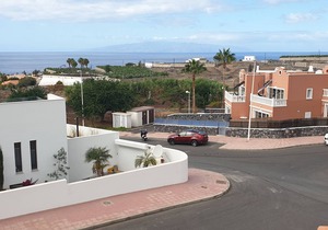 Under palm and banana trees, a 15-minute walk from the sea,