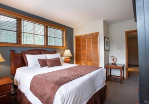 Unique & Comfortable Zephyr Mountain Lodge Condo with Slope and Continental Divide View condo