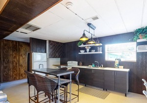 Unique getaway by the beach with fast WiFi and central AC - snowbirds welcome