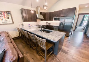 Unit Close to Slopes, Gourmet Kitchen, Hot Tub