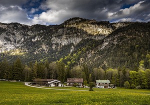 Untersberg, 1-4 Personen, ca. 50 qm, 1 Schlafzimmer 2x Dusche/WC, Wohnschlafraum, Küche, Balkon