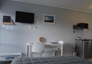 Unwind @ Taranaki Chic Eco Studio