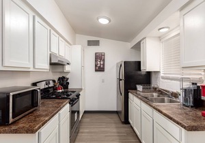 Update 2 BR Townhome in Tucson | Laundry