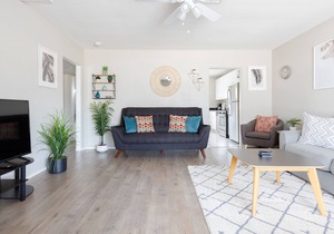 Updated 2 bedroom in Midtown Phoenix | Streaming TV