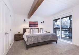 Updated 2 BR in the Heart of Aspen - Pool & Hot Tub