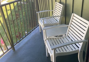 UPDATED 3RD FLOOR UNIT, OCEAN VIEW FROM YOUR BED, OUTRIGGER BEACHFRONT RESORT