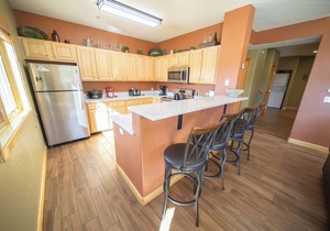 Updated condo with amazing views and hot tub/pool