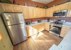 Updated condo with amazing views and hot tub/pool