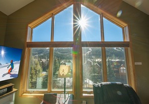 Updated condo with amazing views and hot tub/pool